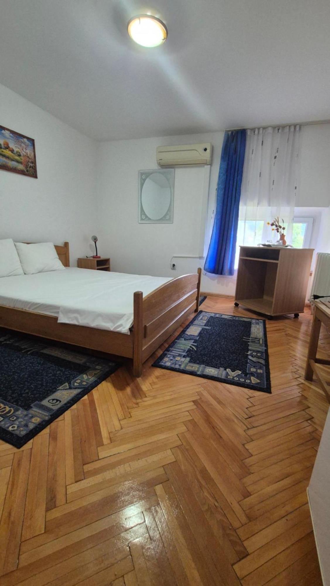 Călimăneşti Vila Crinilor מראה חיצוני תמונה