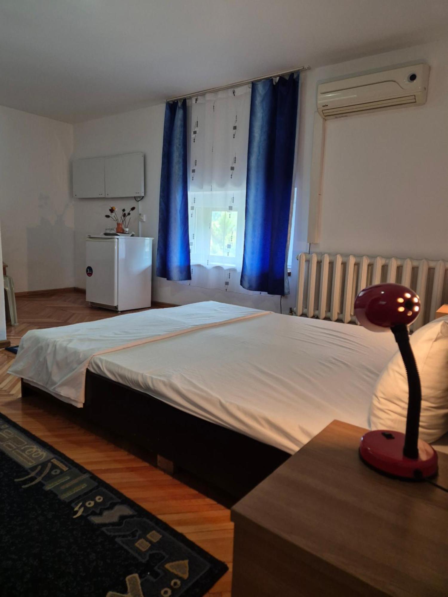 Călimăneşti Vila Crinilor מראה חיצוני תמונה